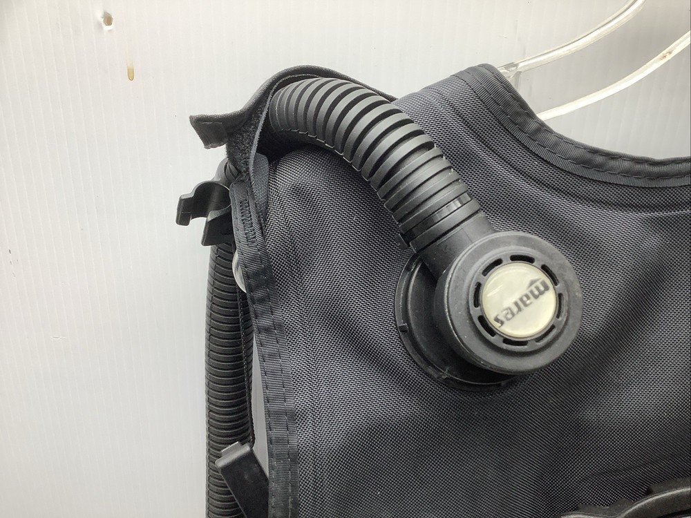 Mares Buoyancy Compensator BCD Medium Scuba Diving Vector Origin