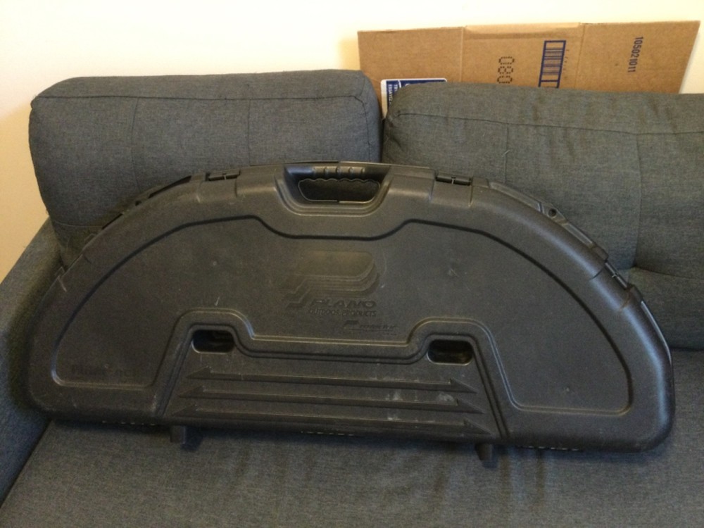 Plano Protector Series Compact Bow Case Model 1110 - In Excellent Condition