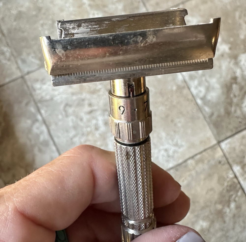 Vintage Gillette Gold Fat Boy Adjustable Razor E3