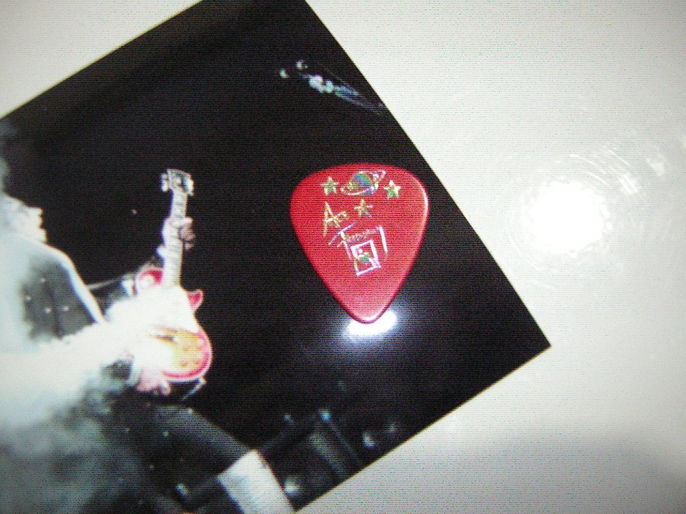 KISS ACE FREHLEY GUITAR PICK CITY CINCINNATI 5/22/2000 W/UNPUB.PHOTOS