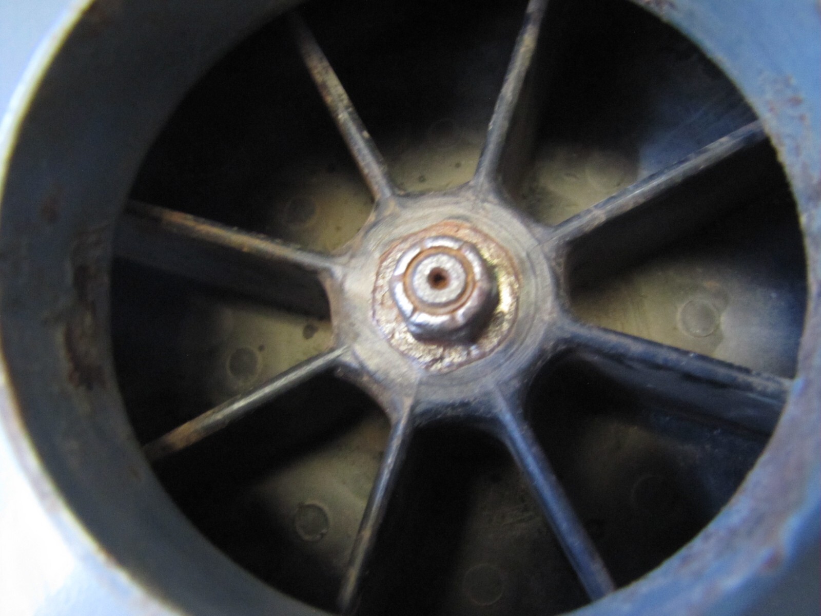 Tennant Sweeper Vacuum Fan Assembly Housing and Hydraulic Motor 1071240 9002683