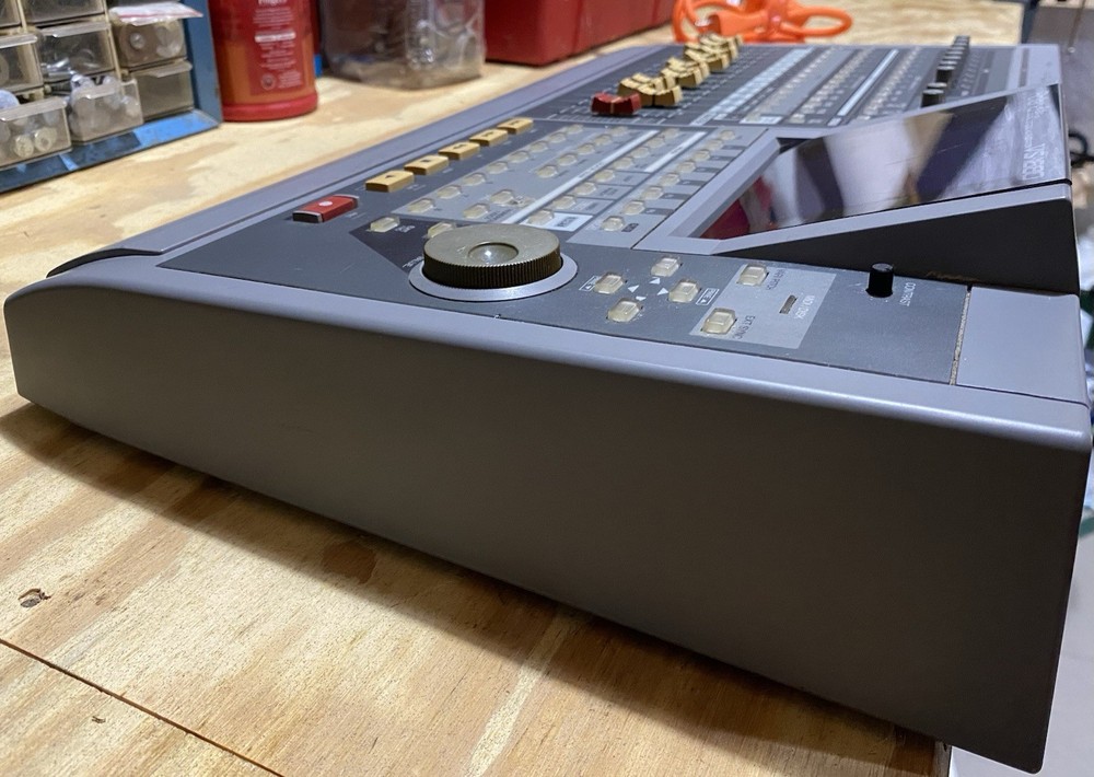 Roland VS-1680/880 Digital Studio Workstation Multitrack Recorder