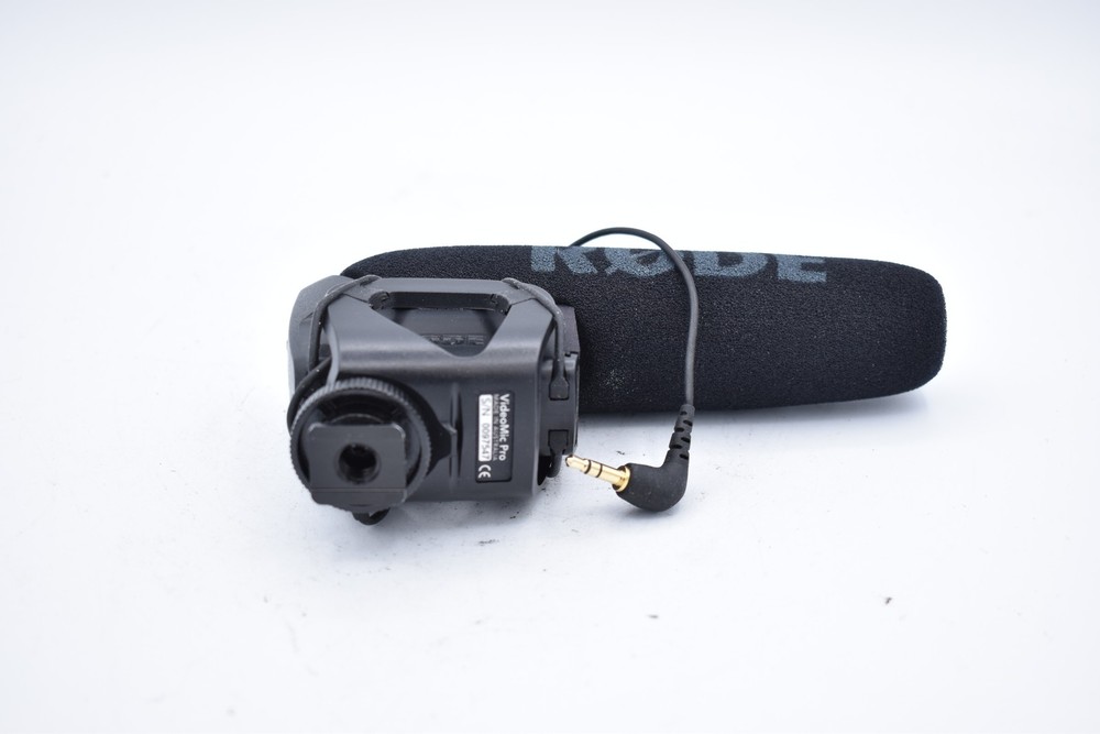 RODE VideoMic Pro Compact Camera-Mount Microphone (VideoMic Pro, 1st Version)