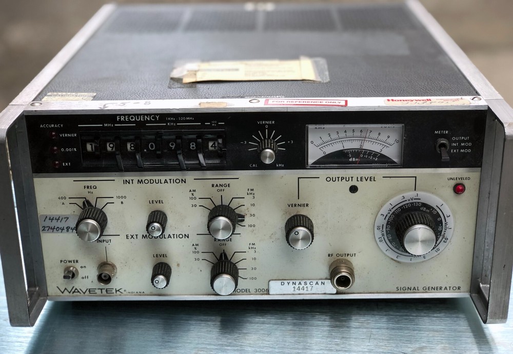 Wavetek 3006 520 MHz Signal Generator
