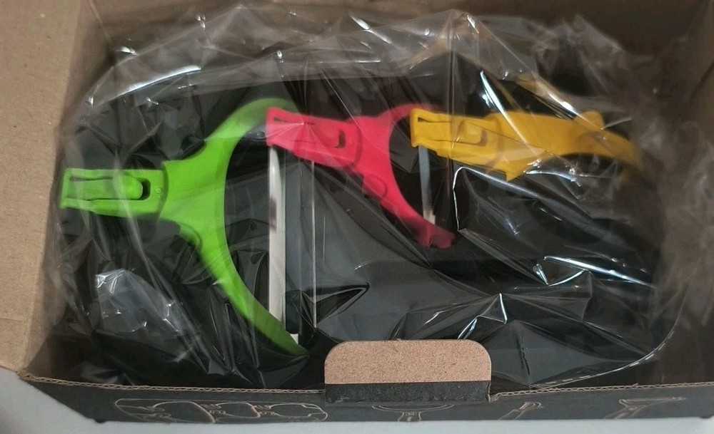 Tupperware Click Series Peeler System Damage Box