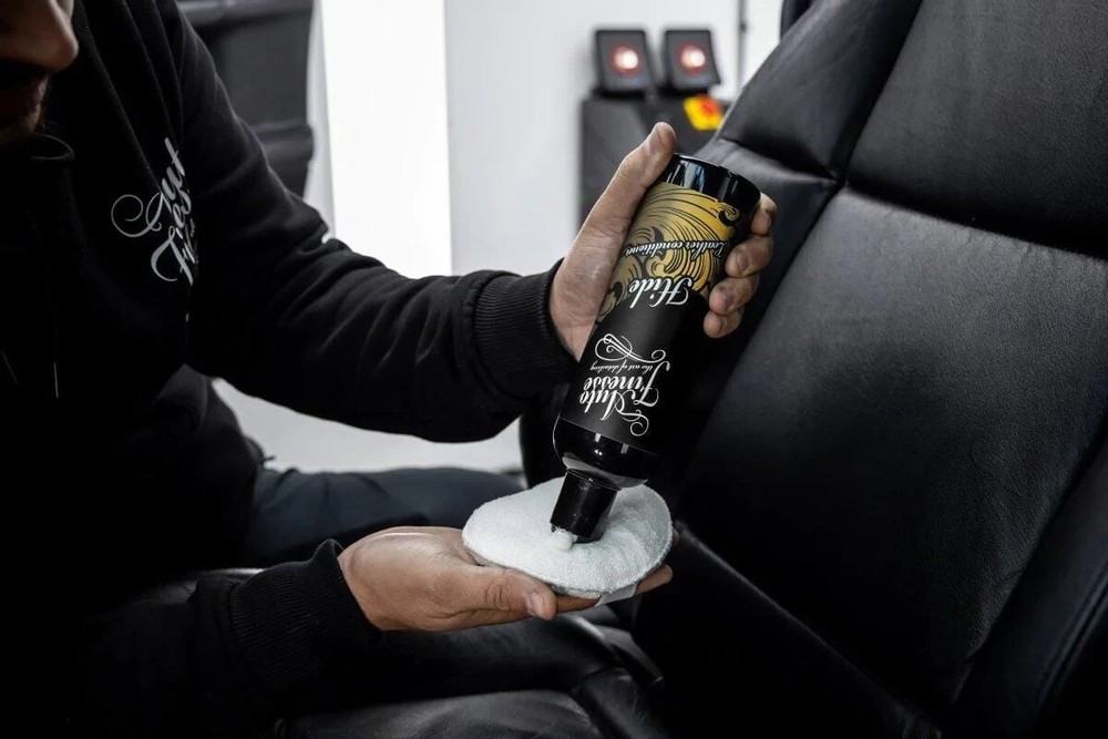 Car leather cleaning kit