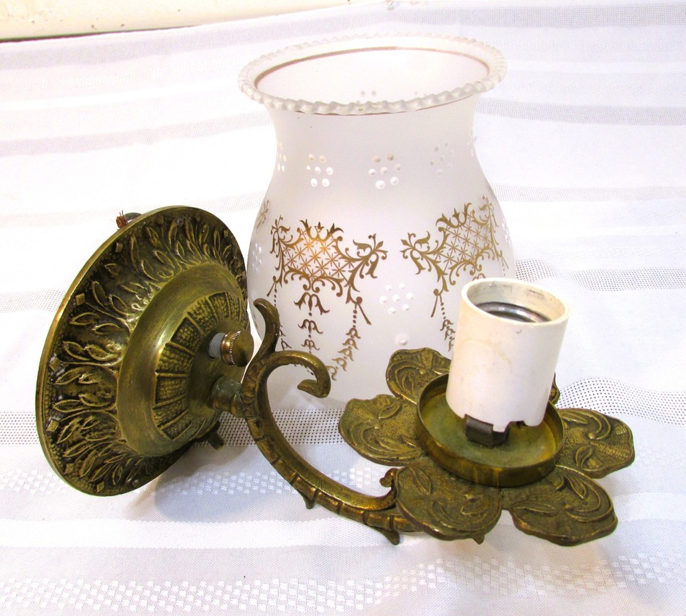 ANTIQUE/VINTAGE SOLID BRASS HARD WIRED WALL SCONCE with GLOBE & PUSH BUTTON