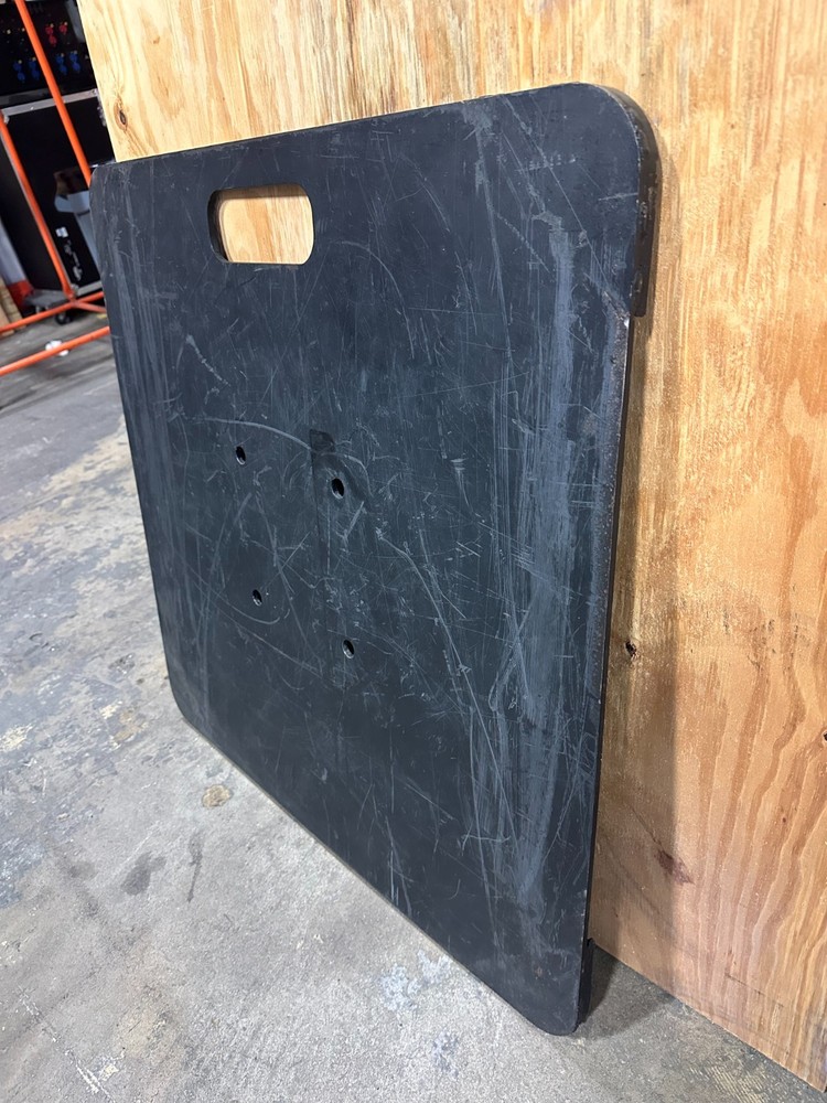 Tomcat 30" x 30" Baseplate – Used