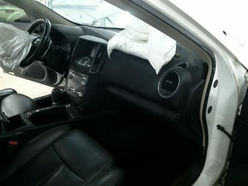 MAXIMA 2014 Fuse Box Cabin 1042174821