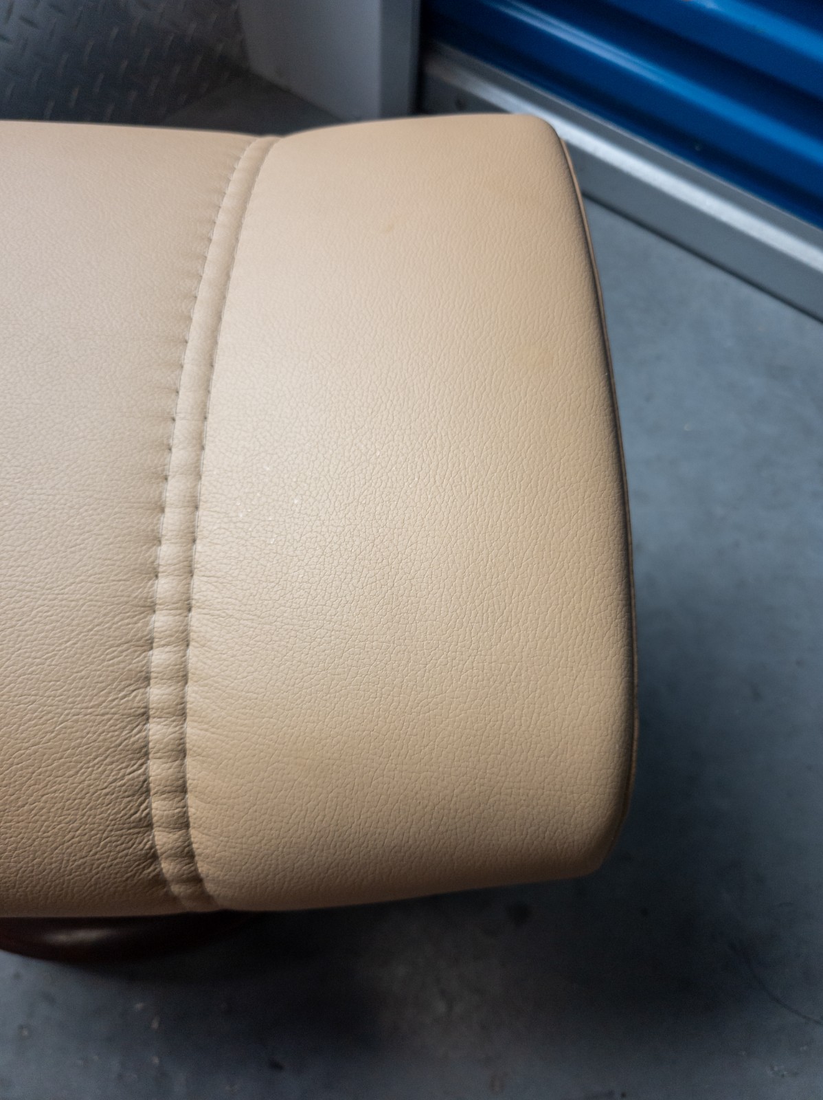 Ekornes Stressless Batick Latte Colored Leather Ottoman | Tilt Function