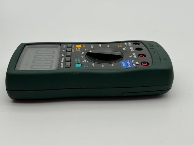 Jameco MS8226T TRUE RMS Multimeter Auto Range DMM Capacitance Temperature Meter