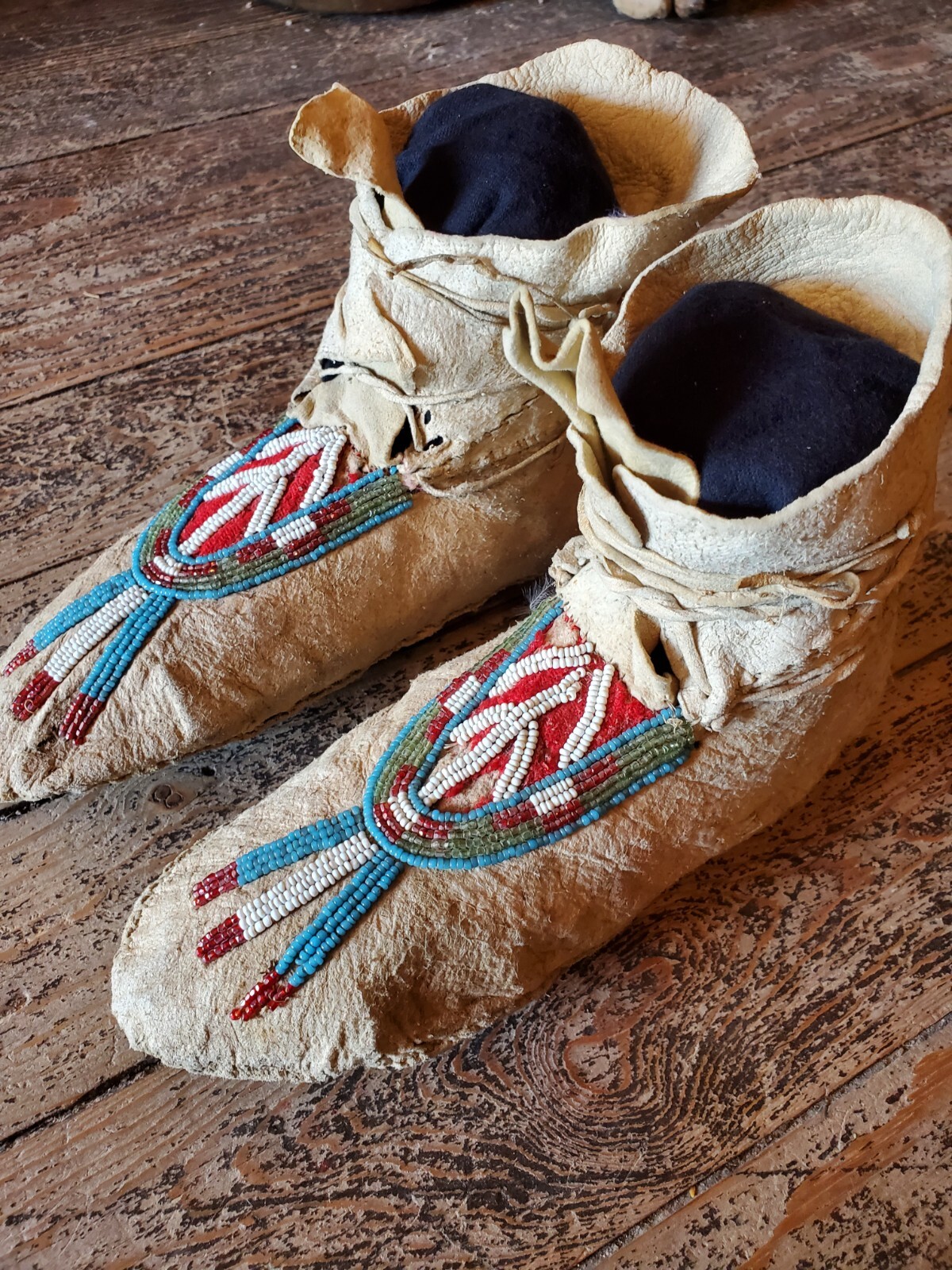 Antique OLD Native American Indian beaded E Plains high top moccasins 19th c.
