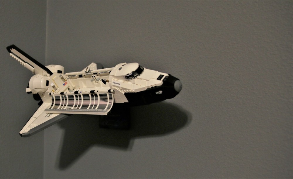 Ultimate Display Solutions wall display for Lego Space Shuttle Discovery 10283