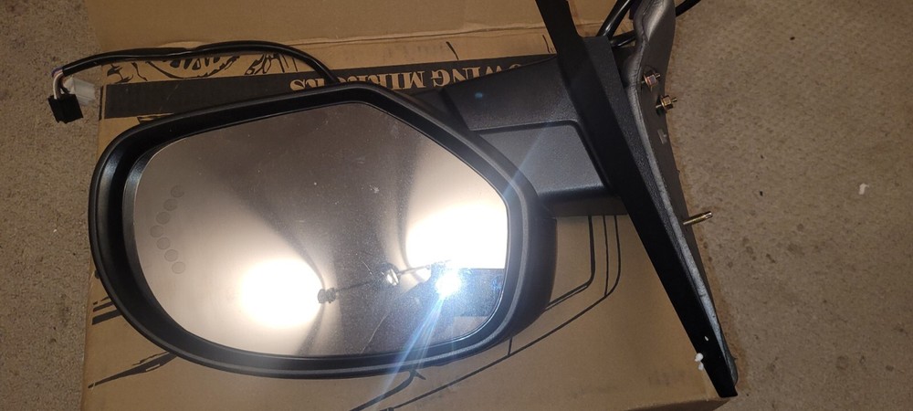 Left Side Towing mirror