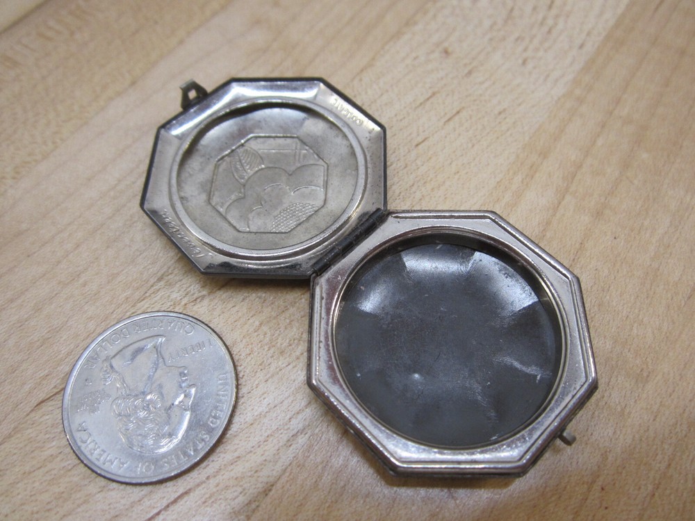Vintage Seventeen Colgate Blush Tin Compact