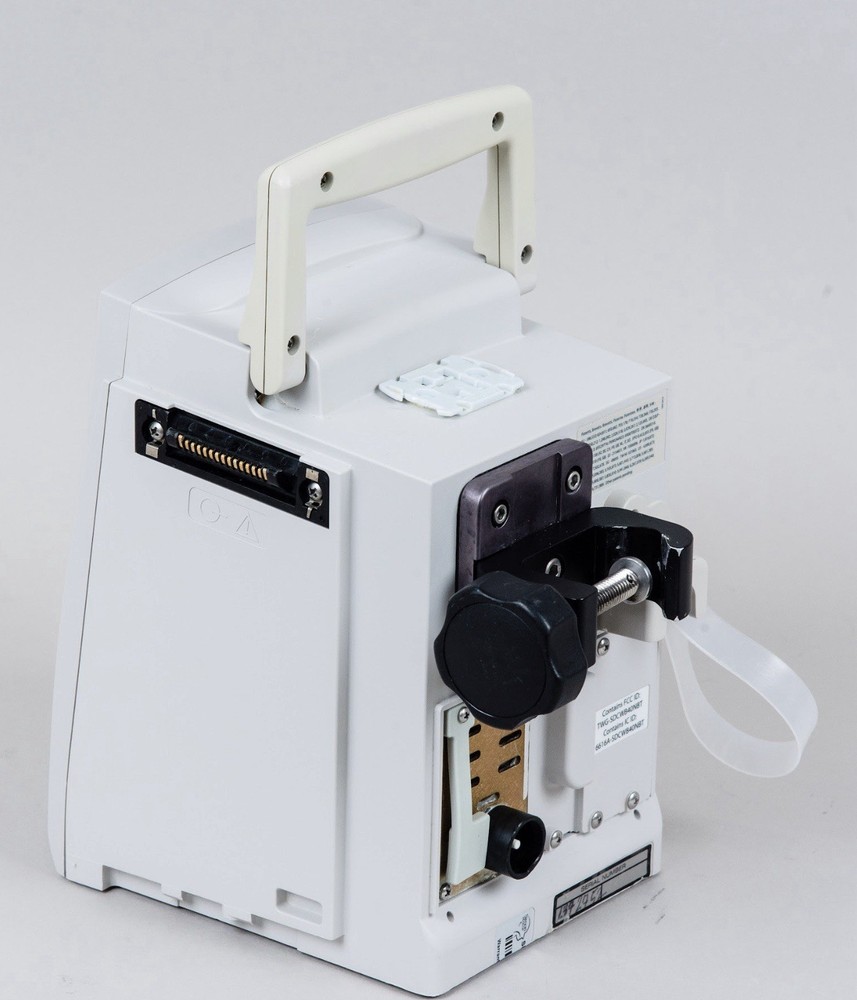 Alaris PC Model 8015 With Battery & Pole Clamp