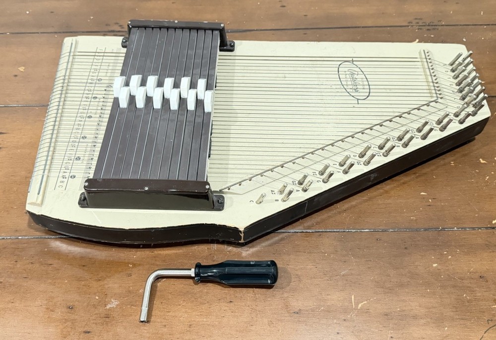 Silvertone Vintage Autoharp by Oscar Schmidt Nice