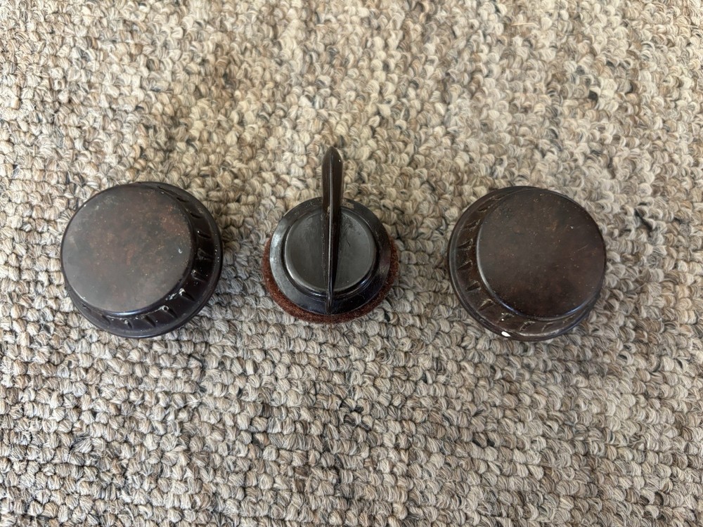 vintage radio Bush Dac 90A  knobs x 3