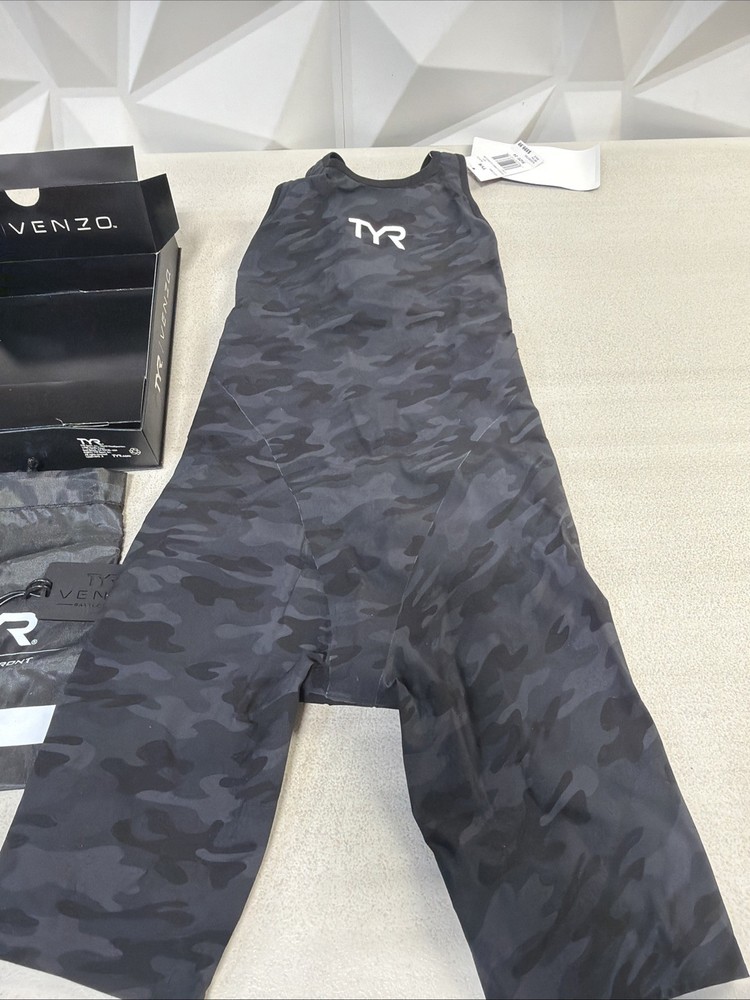 TYR VENZO CAMO CLOSED BACK SIZE 24