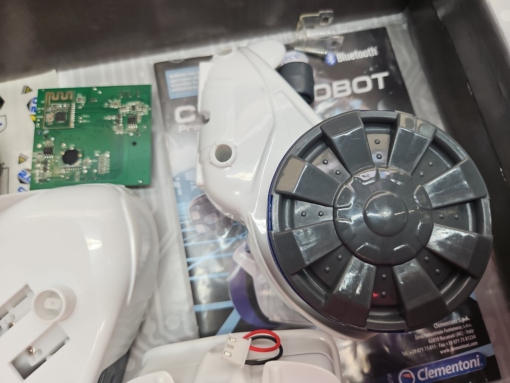 Clementoni Technologic Programmable Cyber Robot