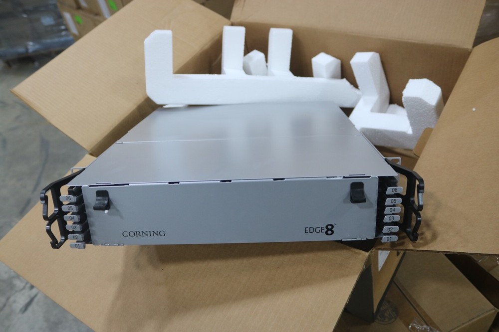 NEW CORNING EDGE8-02U RACK