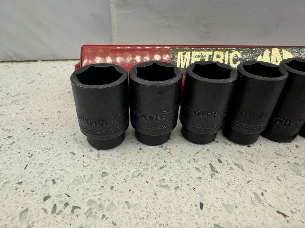 Mac Tools 11-PC. 1/4" Drive 5-15 MM Metric Intermediate Impact Socket Set - 6-PT