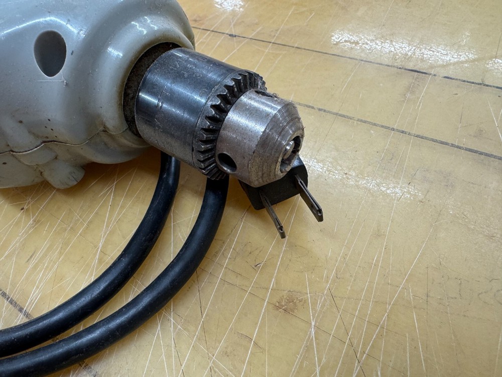 SKIL 569- 3/8" CORDED DRILL- VARIABLE SPEED ADJUSTABLE 1/5 HP!