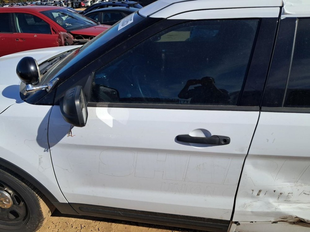 EXPLORER 2018 Glove Box 4844487