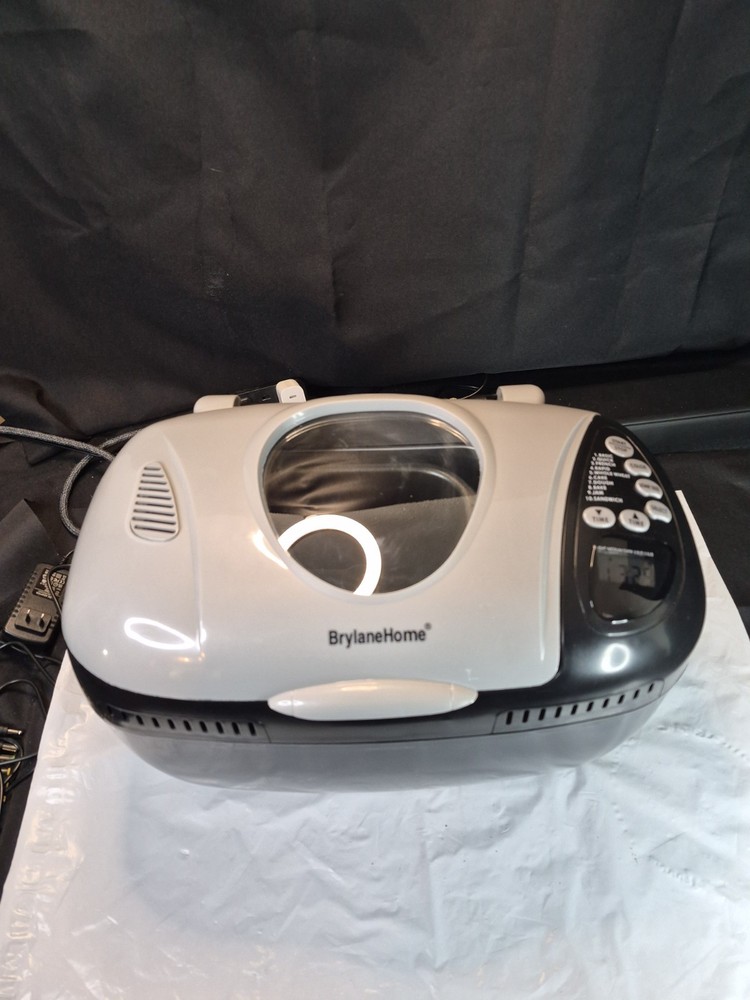Brylanehome Programmable Bread Maker Machine 1/2 Loaf Clean That Works Perfect.