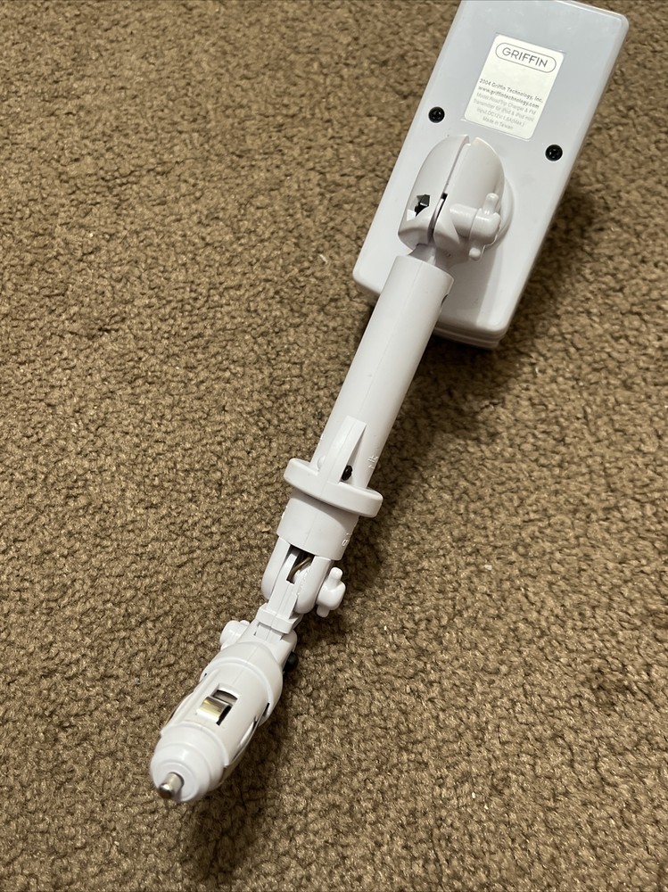 GRIFFIN RoadTrip FM Transmitter & Auto Charger for Apple iPod Tested