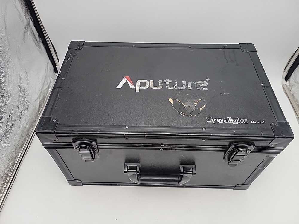 Aputure Spotlight Mount Set with 36° Lens