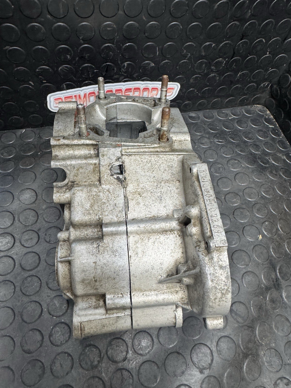 01 02 03 04 05 Kawasaki KX85 KX100 GENUINE OEM CRANKCASE SET L & R CASES