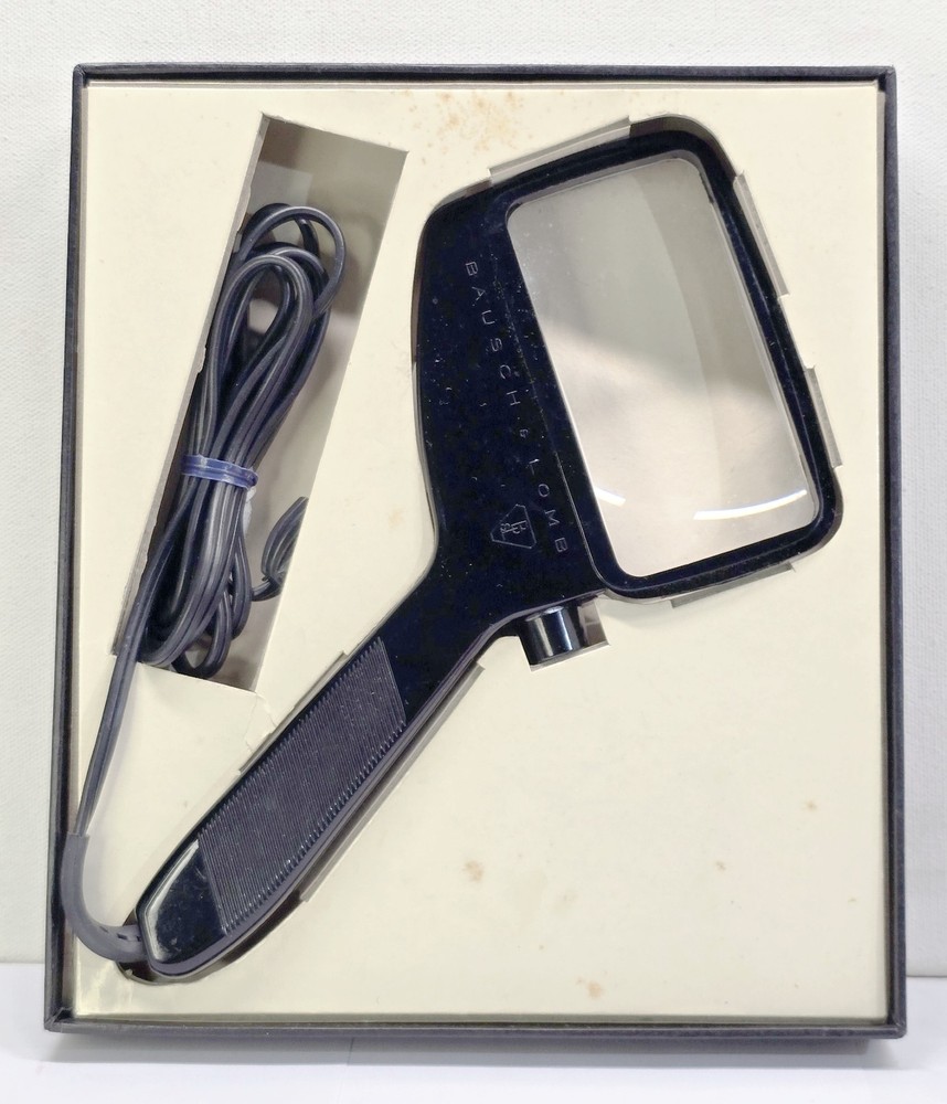 BAUSCH & LOMB Rectangular Reader Magnifying Glass w Light #81-33-85 Orig Box