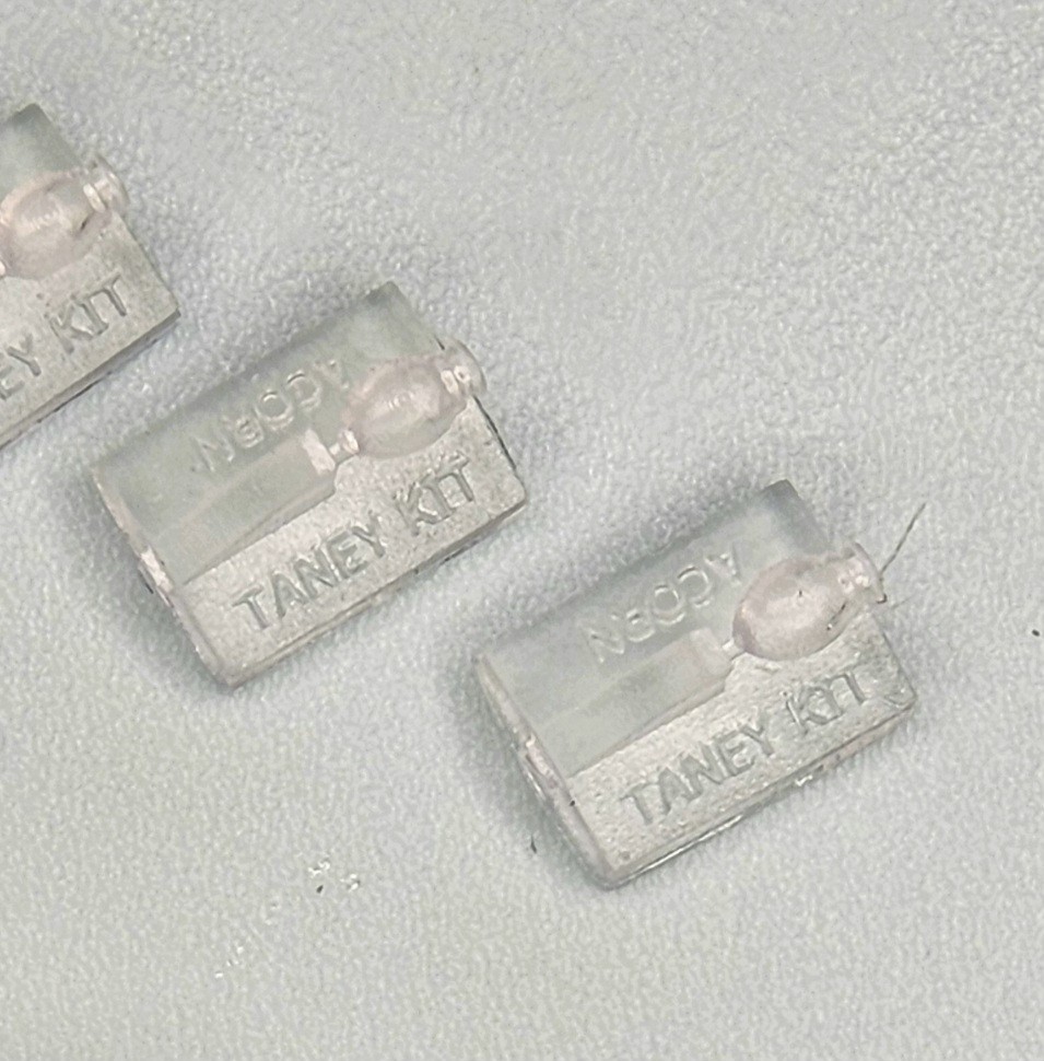 FIBER OPTIC LAMP POST KIT (8) / Z-SCALE - Individual LED sources