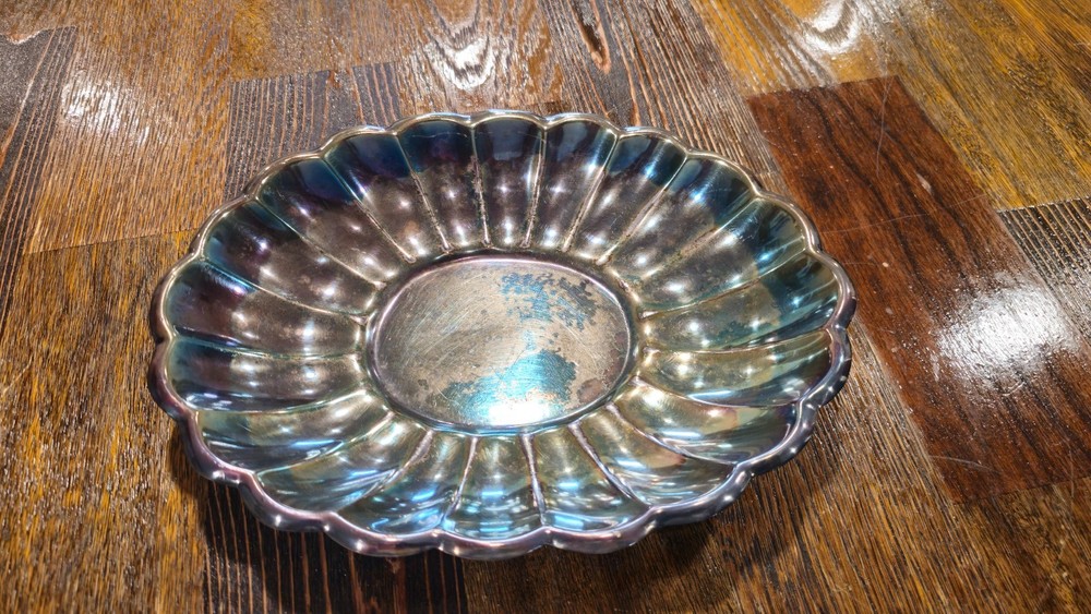 Vintage Reed & Barton silverplate dish "Holiday" pattern (model #113)