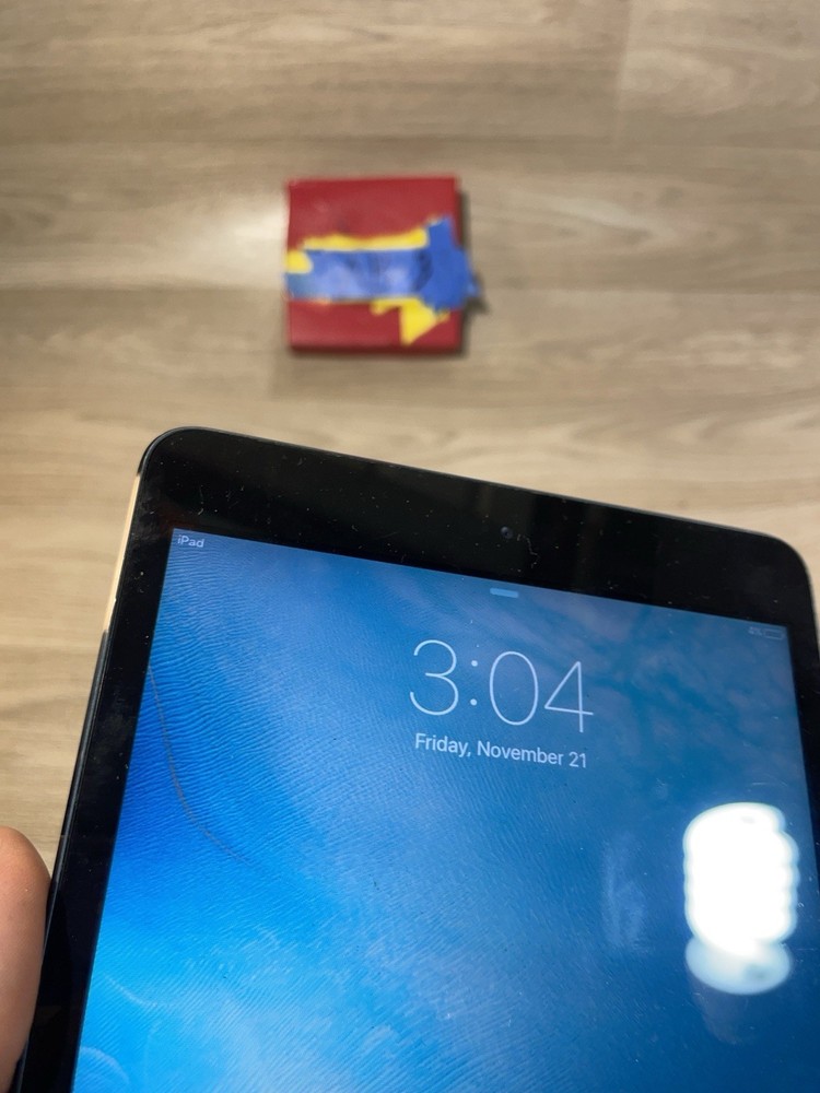 Apple iPad Mini Model A1432 16GB Tablet