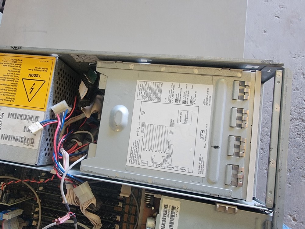 DEC Digital Alphastation 500 PB540-A9 - Missing Cover, See Pics