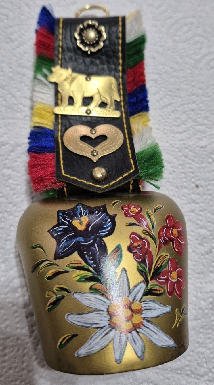 VINTAGE SWISS COWBELL,DECIRATIVE WALL HANGING BELL