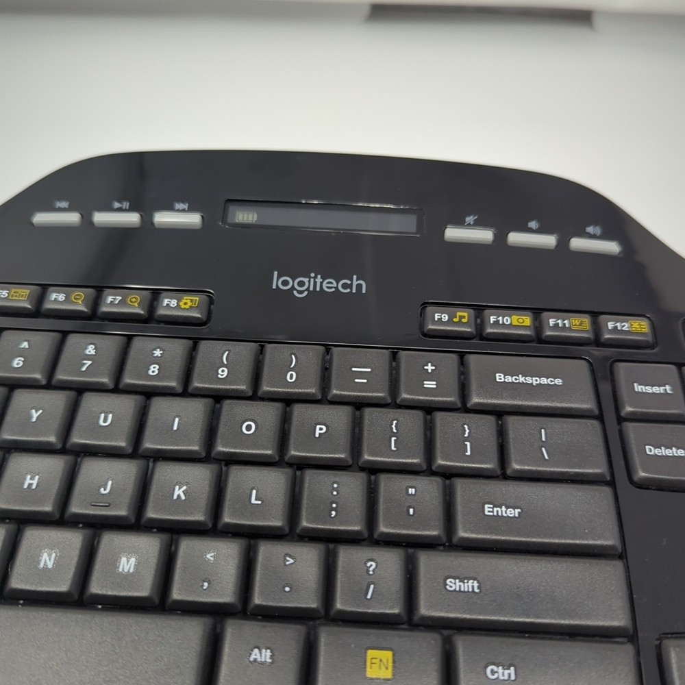 Logitech MK710 Wireless Keyboard & M510 Mouse Combo Display Full-Size USB Dongle