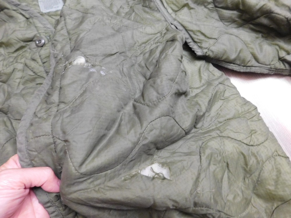 US ARMY FIELD JACKET LINER SIZE LARGE