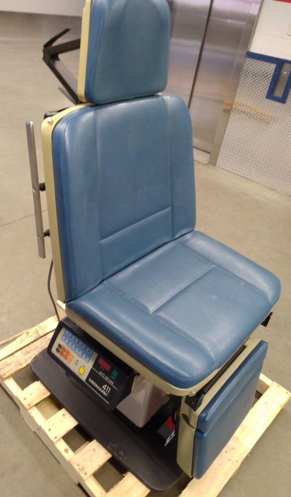 Midmark Power Procedure Table Model 411 with side controller