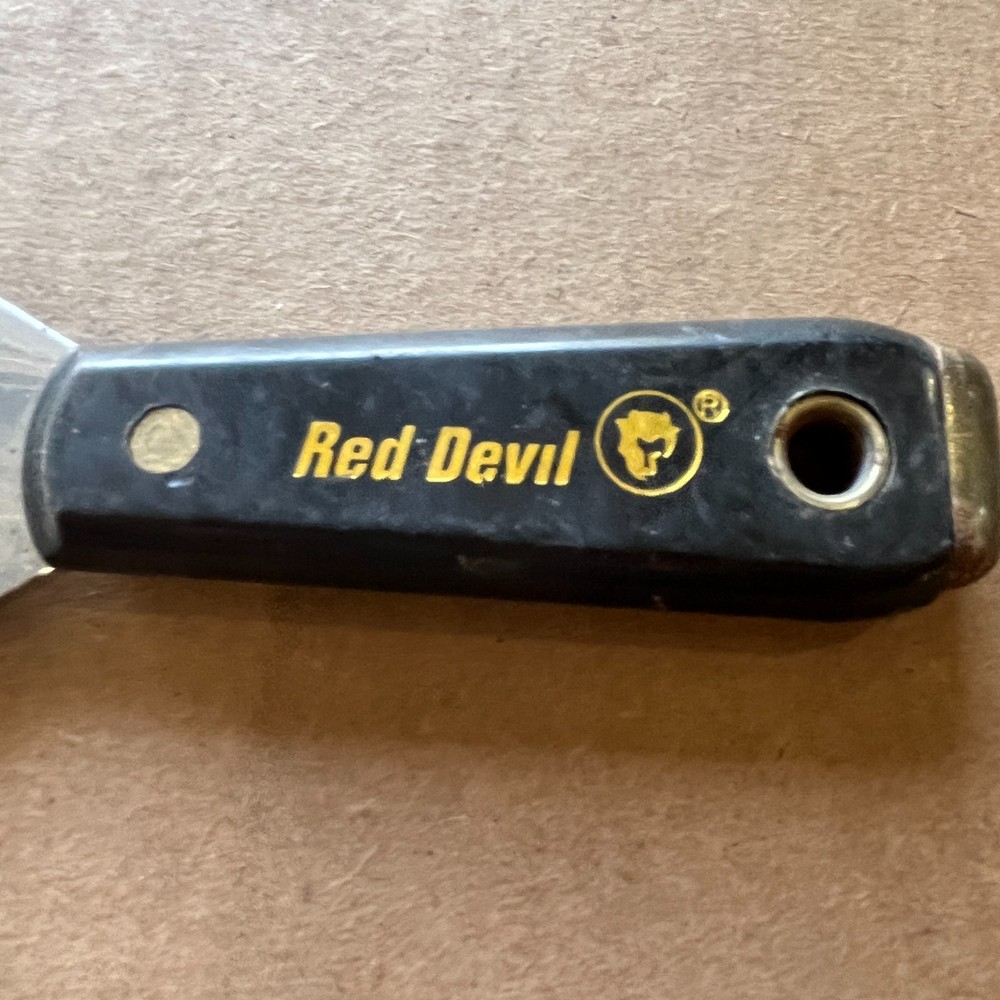 Red Devil 2 pc Putty Knife Set with 3" and 4"
