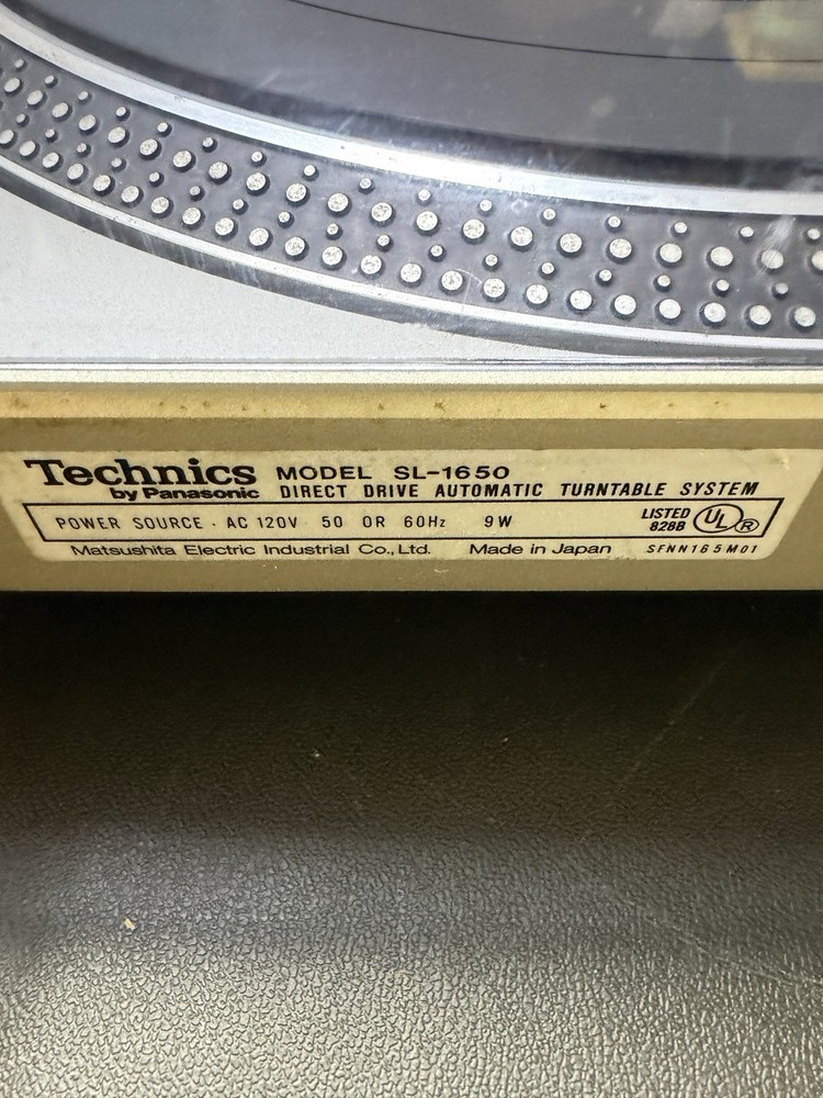 Vintage Technics SL-1650 Direct Drive Automatic Turntable Stacking Spindle READ
