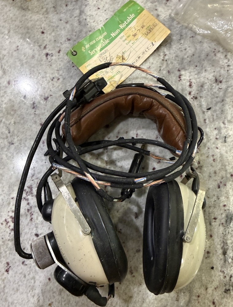 Amplivox Aviation Headset (bad wire Coating) E222