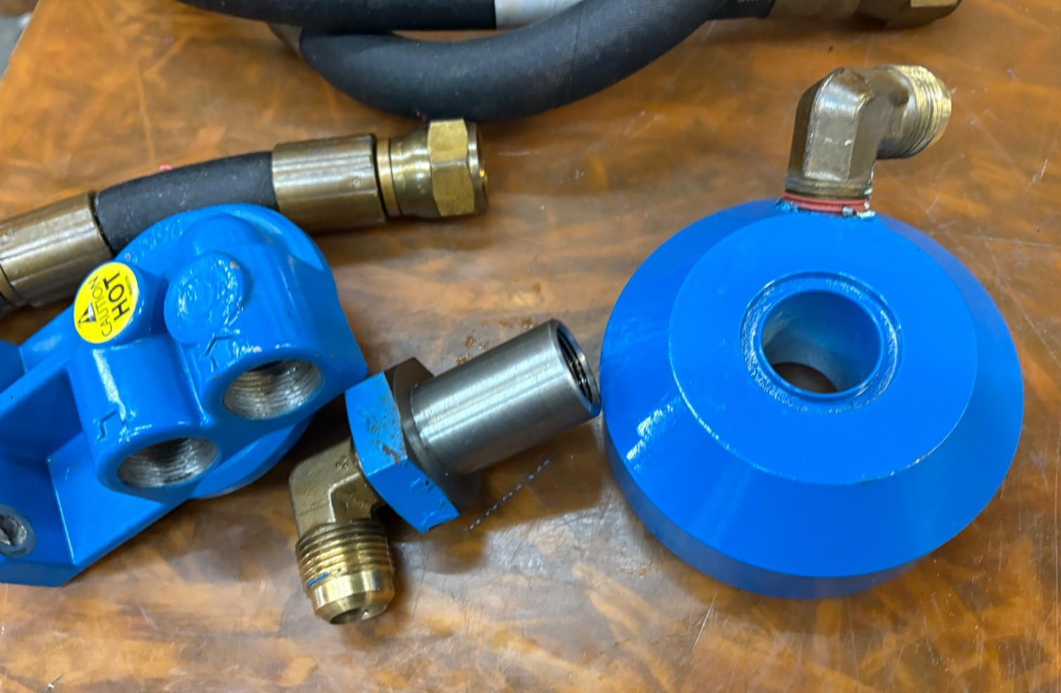 CRUSADER REMOTE OIL FILTER HEADER W/ HOSES & ADAPTER RA98106A R079051...