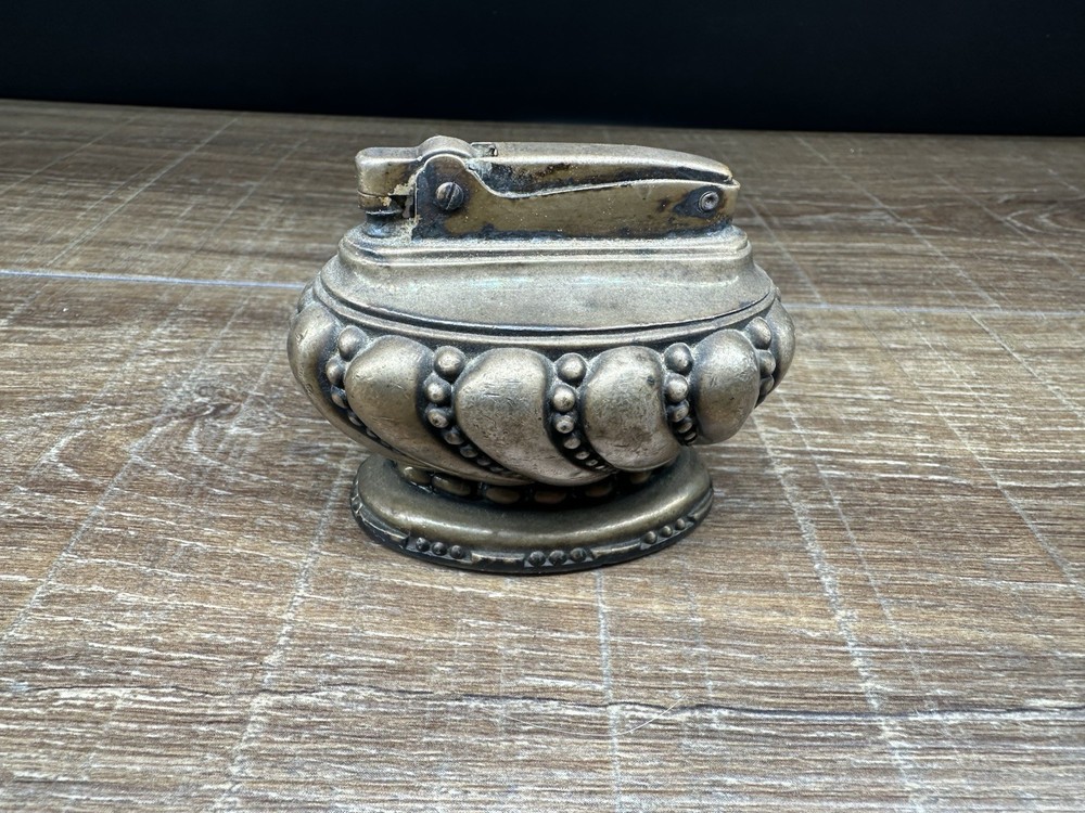 Vintage Ronson “ Crown “ Silver Plated Table Lighter Nice Shape