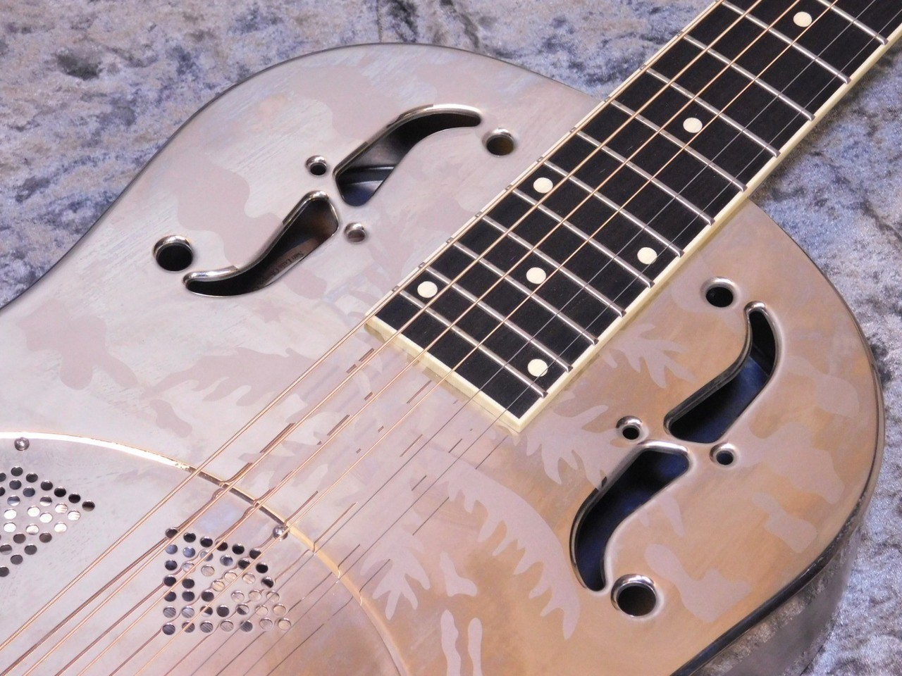 National Style O 2008 silver resonator guitar