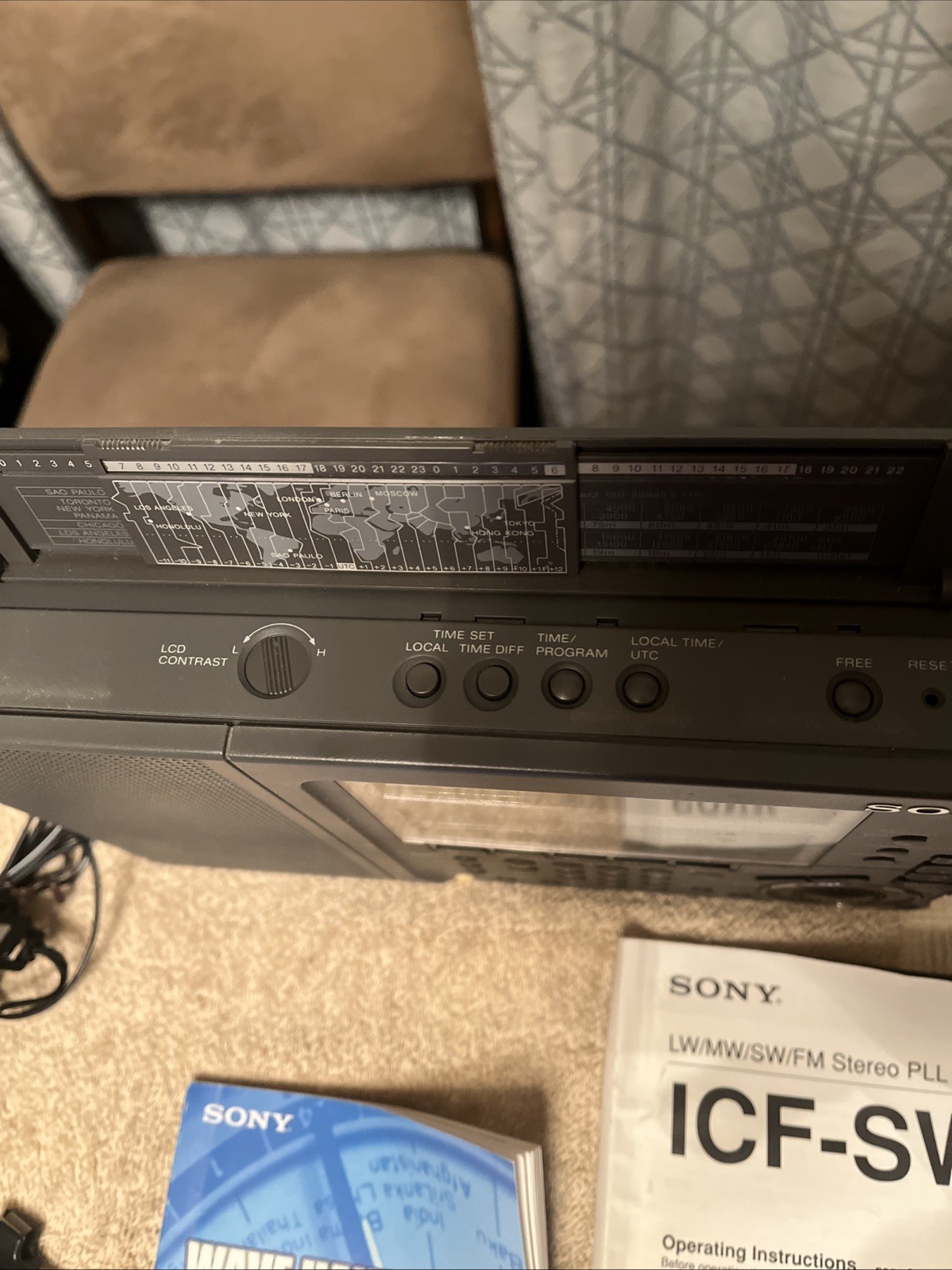 Sony ICF-SW77 World Band Receiver Radio Mint Condition Tested Works Great