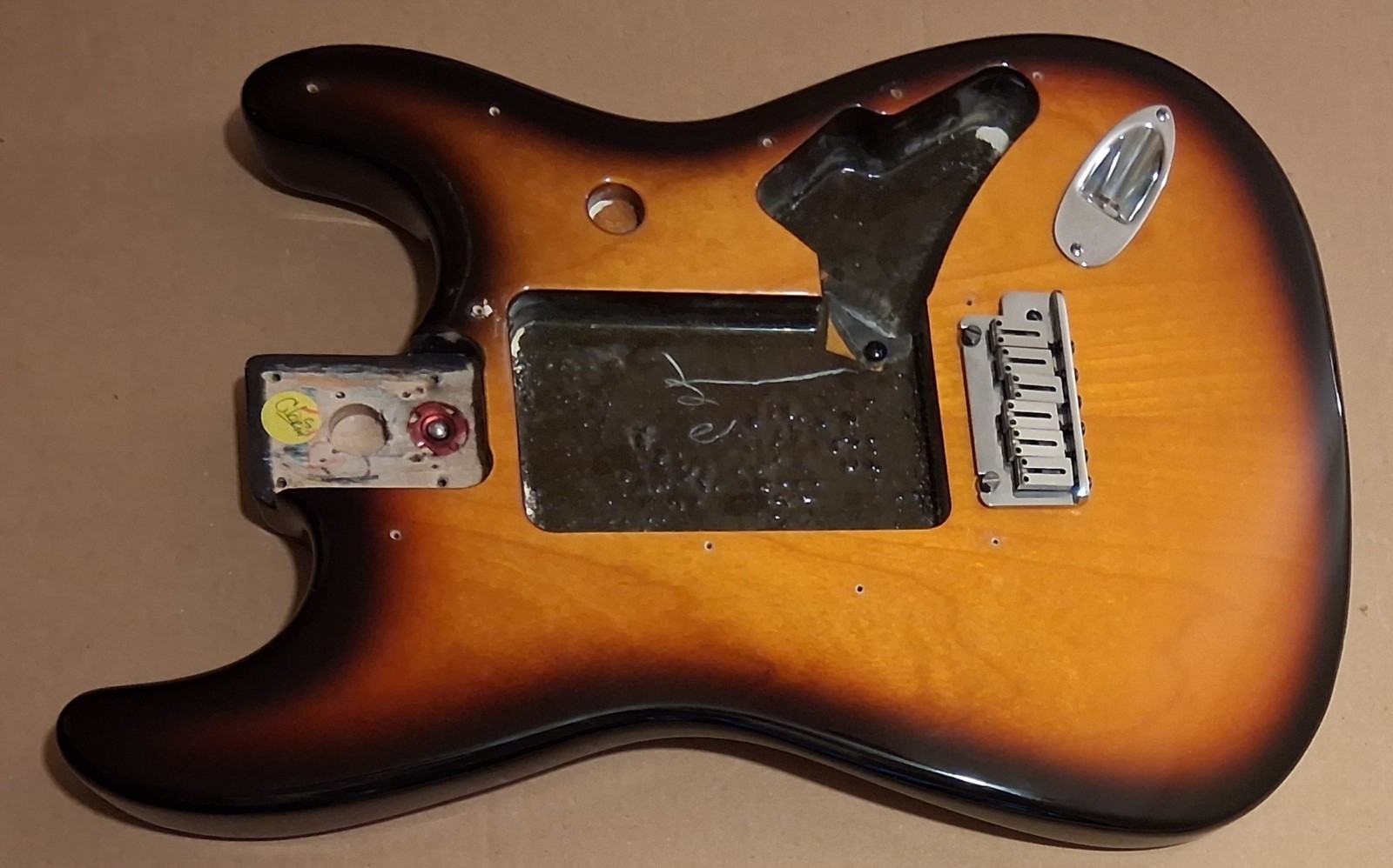 1997 Fender American Standard Stratocaster body Sunburst Strat guitar w/ bridge