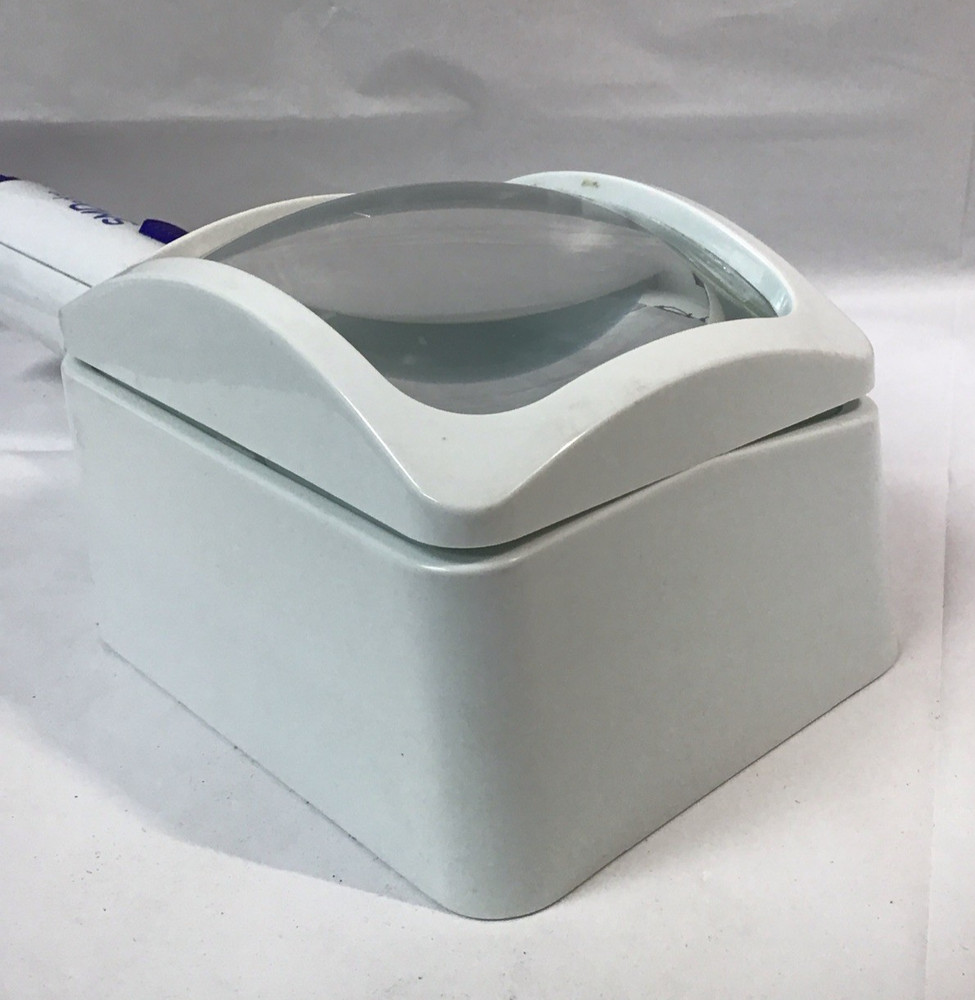 Mattingly SmartMag 3X Neutral While SMD LED Stand Magnifier - EUC